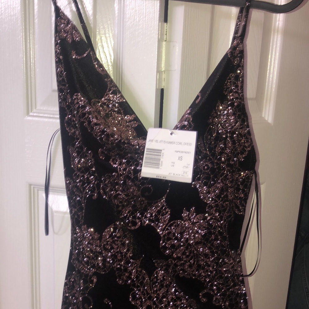 Guess dress never worn size XS (fits like a small)